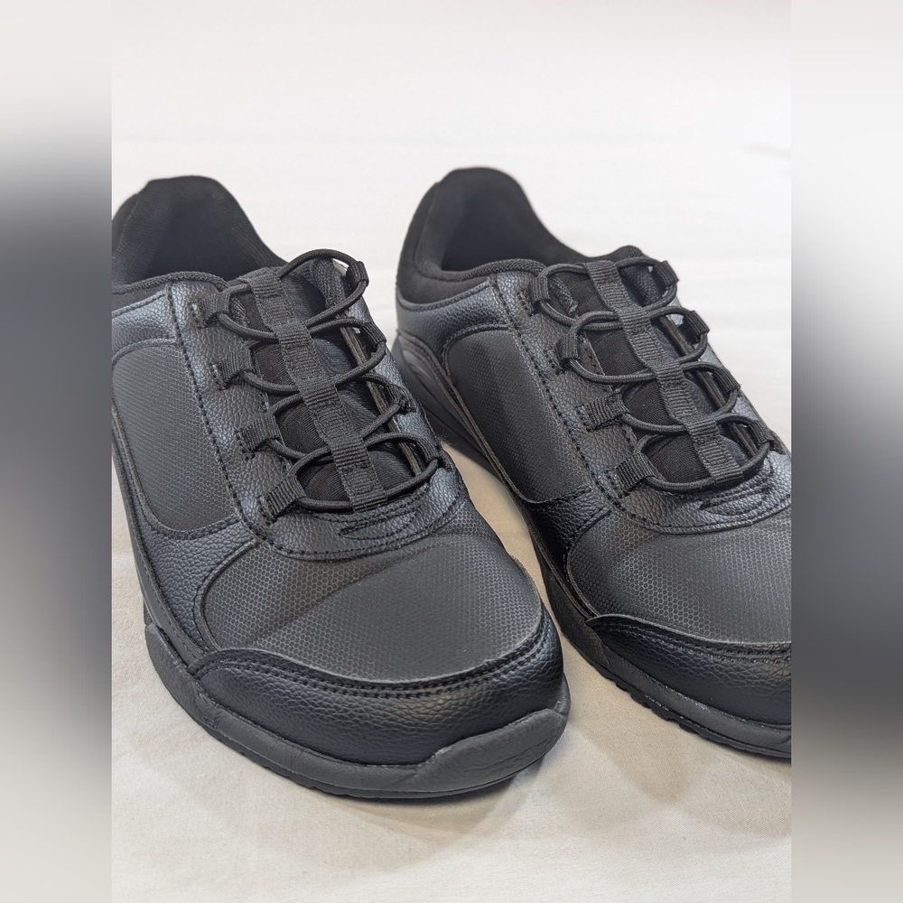 TredSafe Slip-Resistant Shoes (6 1/2)